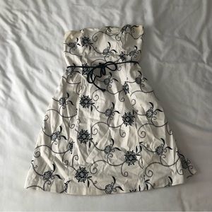 **5 ITEMS FOR $5** White House Black Market Size 2 Dress